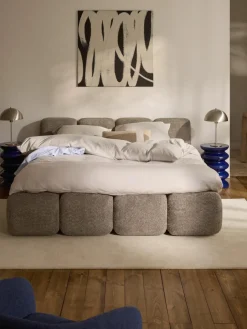 Gestoffeerd bed Tayla van teddy bouclé met opbergruimte^Westwing Collection Hot