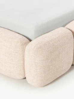 Gestoffeerd bed Tayla van bouclé met opbergruimte^Westwing Collection Sale