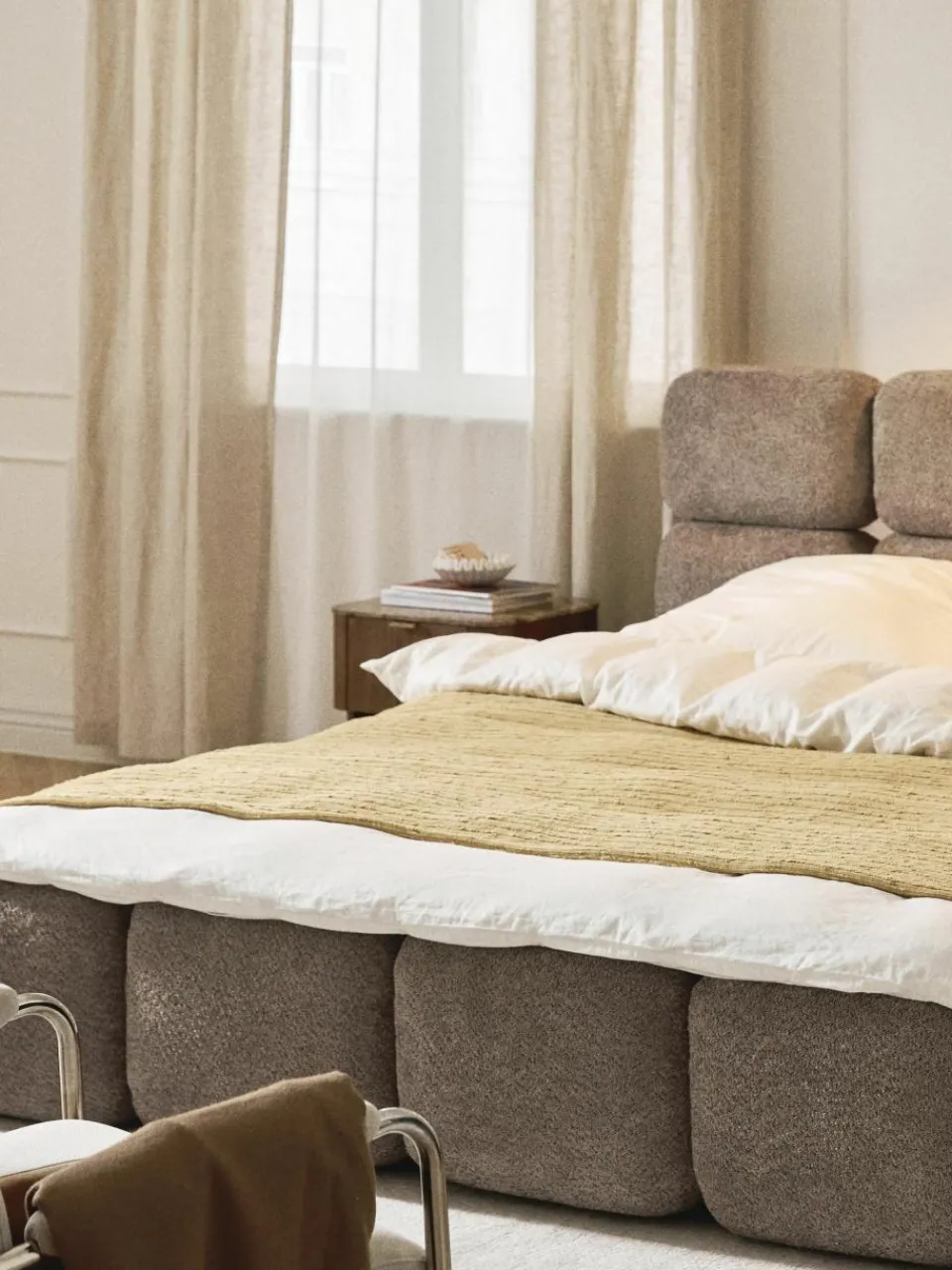 Gestoffeerd bed Tayla van teddy bouclé^Westwing Collection Discount