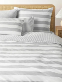 Gestreepte katoenen omkeerbare kussenhoes Lorena^Westwing Collection Fashion