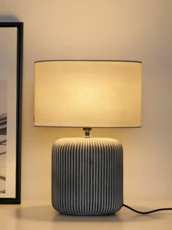 Gestreepte ovale keramische tafellamp Pure Shine^Westwing Fashion