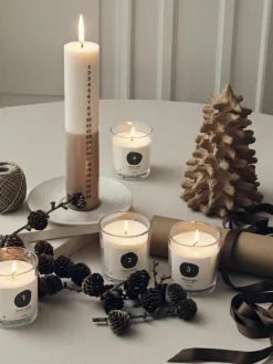 Geurkaarsen Advent (vanille, basilicum en tijm, kaneel, peperkoek), set van 4^Broste Copenhagen Outlet