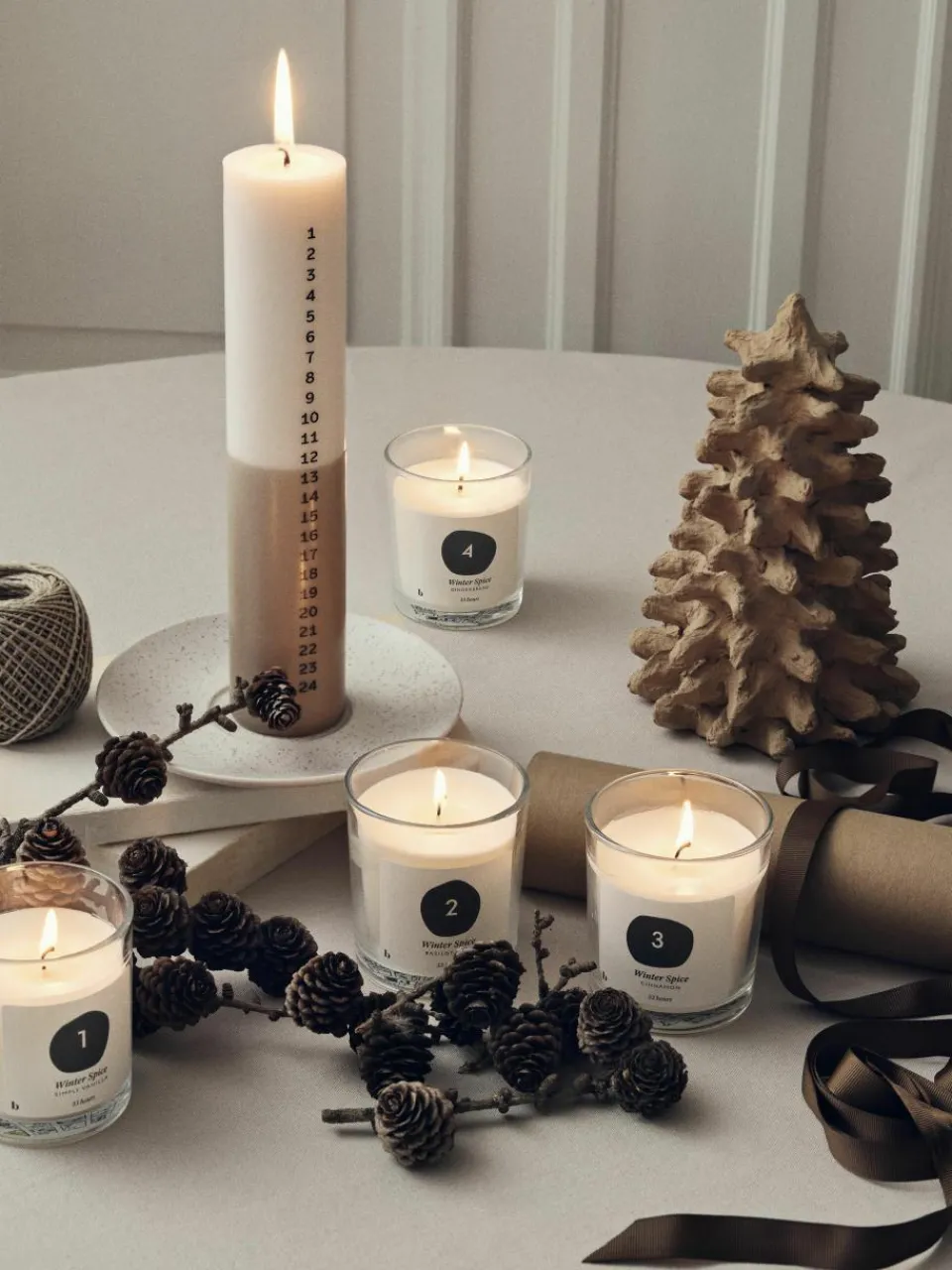 Geurkaarsen Advent (vanille, basilicum en tijm, kaneel, peperkoek), set van 4^Broste Copenhagen Outlet