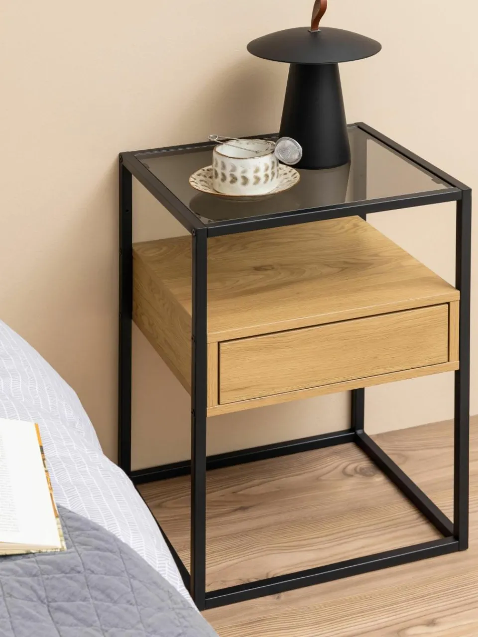 Glazen nachtkastje Randolf^Westwing Sale