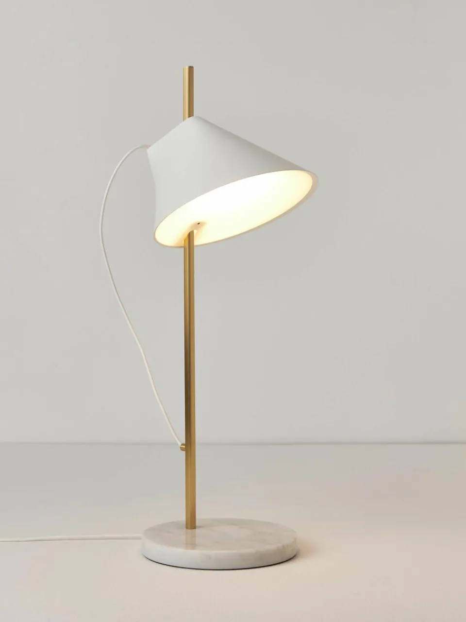Grote dimbare LED tafellamp Yuh met timerfunctie^Louis Poulsen Outlet
