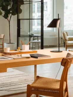 Grote dimbare LED tafellamp Yuh met timerfunctie^Louis Poulsen Clearance