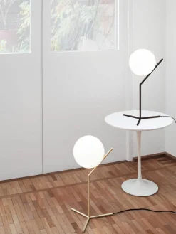 Grote dimbare tafellamp IC Lights, mondgeblazen^Flos Discount
