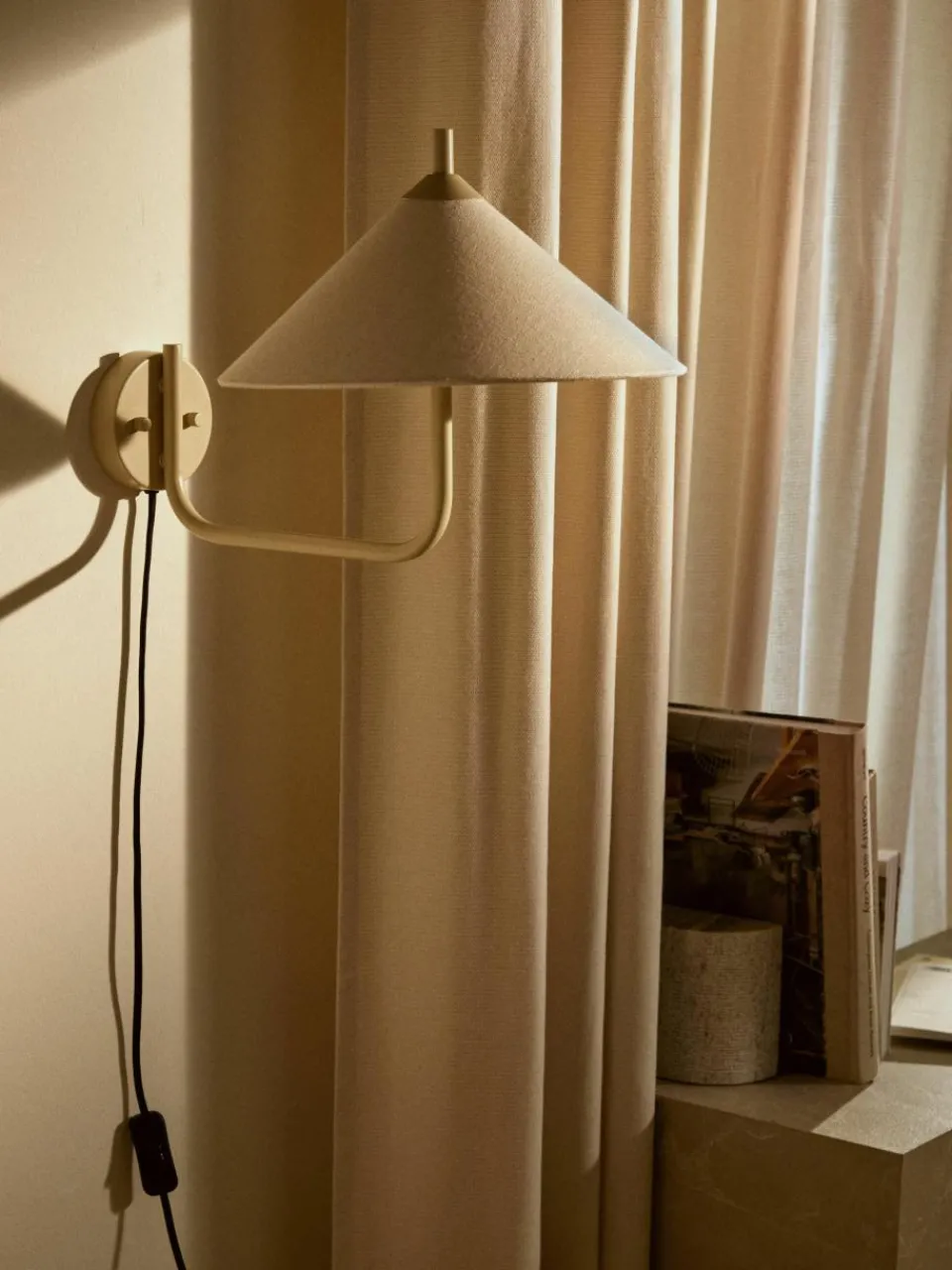 Grote wandlamp Vica^Westwing Collection New