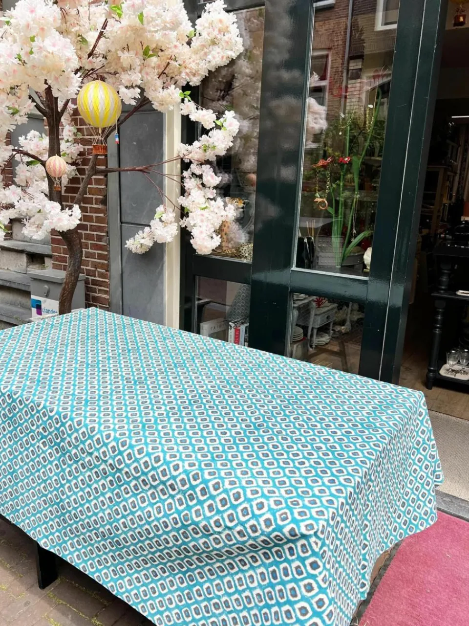 Handbeschilderde katoenen tafelkleed Sarp^Westwing Sale