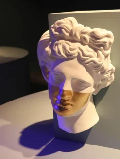Handgemaakt wandobject Apollo met wandschaalfunctie^Kare Design New
