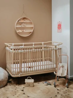 Handgemaakte babybed Paul van rotan^Bermbach Sale