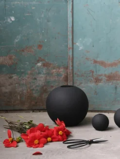 Handgemaakte bolvormige vaas Ball, Ø 10 cm^Cooee Design Sale