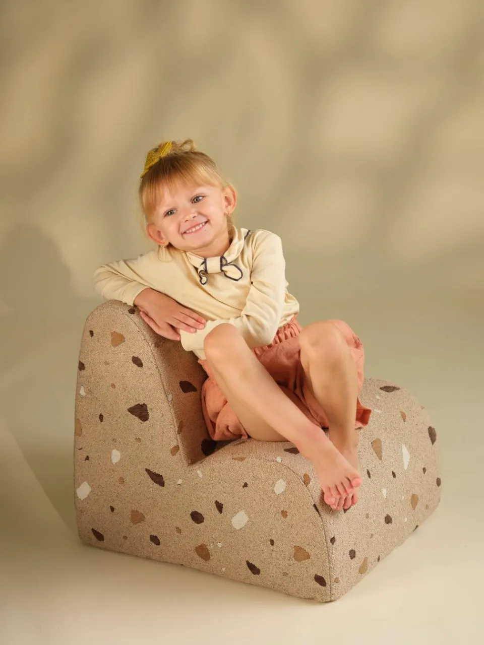 Handgemaakte bouclé kinderfauteuil Cloud^Wigiwama Outlet