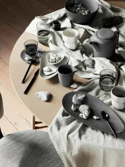 Handgemaakte dinerbord Limfjord in organische vorm^Broste Copenhagen Discount