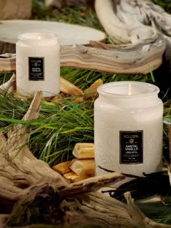 Handgemaakte geurkaars Japonica Collection (santal, bourbon vanille & oud)^Voluspa New