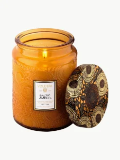 Handgemaakte geurkaars Japonica Collection (amberhars, sandelhout, cederhout & vanille orchidee)^Voluspa Online