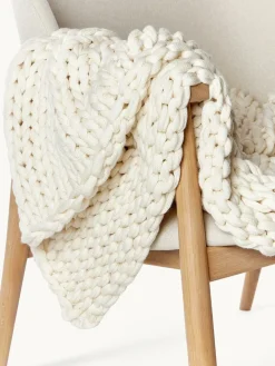 Handgemaakte grof gebreide deken Adyna^Westwing Collection Discount