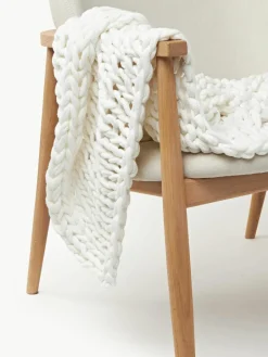 Handgemaakte grof gebreide deken Adyna^Westwing Collection Discount