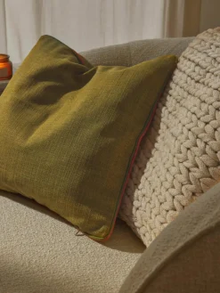Handgemaakte grofgebreide kussenhoes Adyna^Westwing Collection Sale