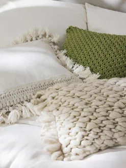 Handgemaakte grofgebreide kussenhoes Belen^Westwing Collection Fashion