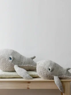 Handgemaakte knuffelkussen Whale^BigStuffed Outlet