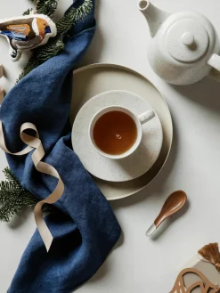 Handgemaakte koffiekopje Nordic Vanilla met schoteltje^Broste Copenhagen Best