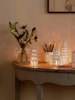 Handgemaakte lichthuisje Urbania van keramiek^KÄHLER Best