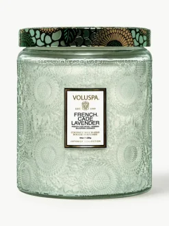 Handgemaakte 2-lonts geurkaars Japonica Collection (cade hout, verbena en lavendel)^Voluspa New