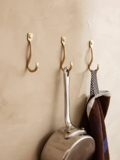 Handgemaakte messing wandhaken Curvature, 3 stuks^ferm LIVING Clearance
