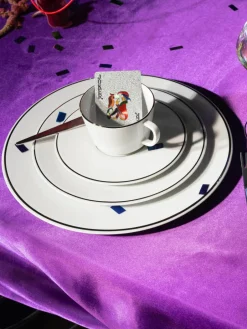 Handgemaakte mokken Vitruv van porselein en met handbeschilderde platina rand, 2 stuks^Meissen Sale