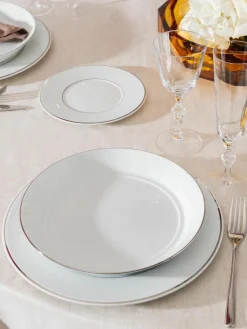 Handgemaakte ontbijtborden Vitruv van porselein met handbeschilderde platina rand, 2 stuks^Meissen Outlet