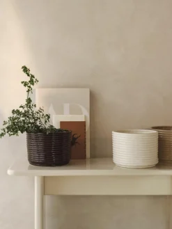 Handgemaakte plantenpot Corduroy^ferm LIVING Sale