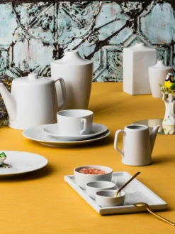 Handgemaakte porseleinen espressokopjes Cosmopolitan met schoteltjes, 2 stuks^Meissen Hot