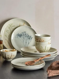 Handgemaakte serviesset Bea met grasmotief, 4 personen (12-delig)^Bloomingville Sale