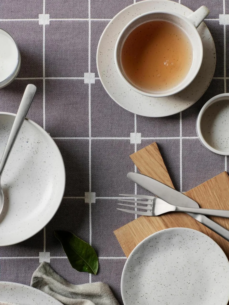 Handgemaakte theekopje Nordic Vanilla met schoteltje^Broste Copenhagen Outlet
