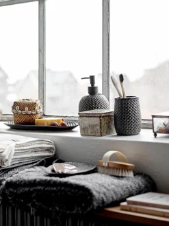 Handgemaakte zeepdispenser Gustav van keramiek^Bloomingville Outlet