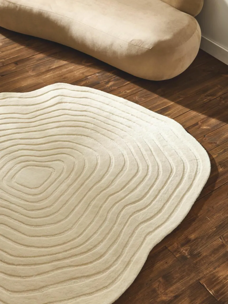 Handgetuft wollen vloerkleed Niria in organische vorm^Westwing Collection Outlet