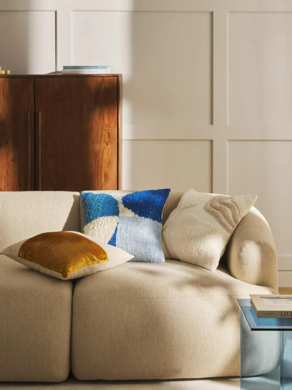 Handgetufte kussenhoes Coraline met decoraties^Westwing Collection Hot