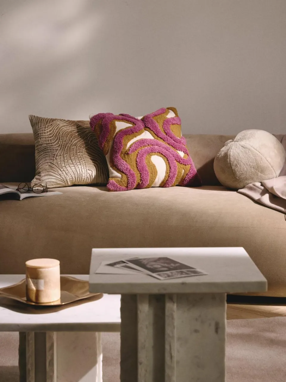 Handgetufte kussenhoes Jiri met decoratie^Westwing Collection Online