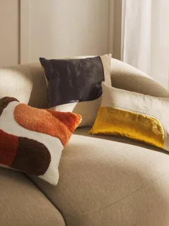 Handgetufte kussenhoes Malu met decoraties^Westwing Collection Sale