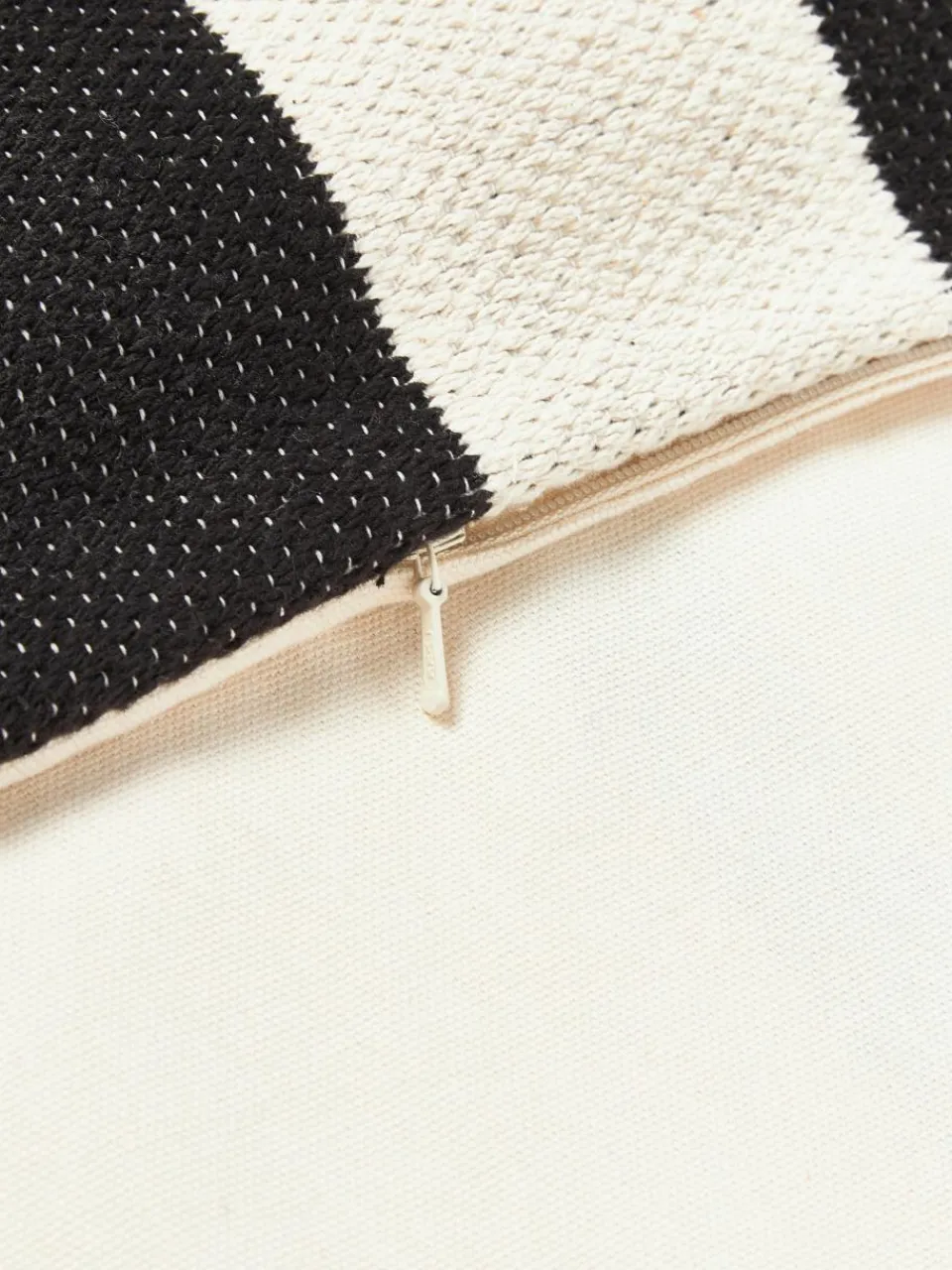 Handgeweven kussenhoes Asta met geometrisch patroon^Westwing Collection Clearance