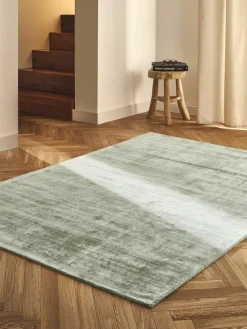 Handgeweven viscose vloerkleed Jane^Westwing Collection Hot