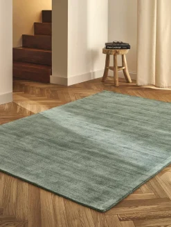 Handgeweven viscose vloerkleed Jane^Westwing Collection Hot