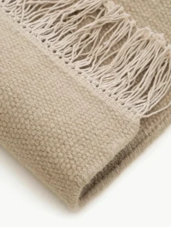 Handgeweven wollen vloerkleed Liv met franjes^Benuta Outlet