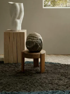 Handgeweven wollen vloerkleed Monolith^Nordic Knots Discount