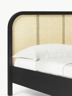Houten bed Jones met hoofdeinde van Weens vlechtwerk^Westwing Collection Best