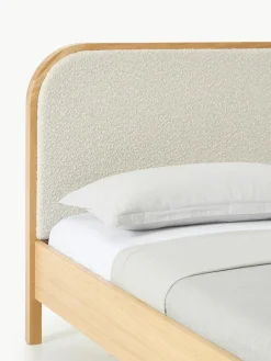 Houten bed Jones met hoofdeinde van bouclé^Westwing Collection Outlet
