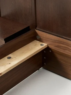 Houten bed Nanto met lades en hoofdeinde^Westwing Collection Online