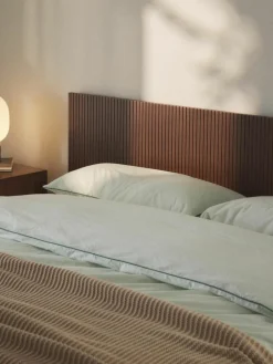 Houten bed Sato met lades en hoofdeinde^Westwing Collection Sale