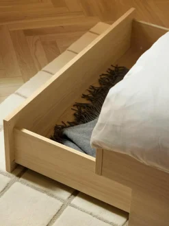 Houten bed Sato met lades^Westwing Collection Discount